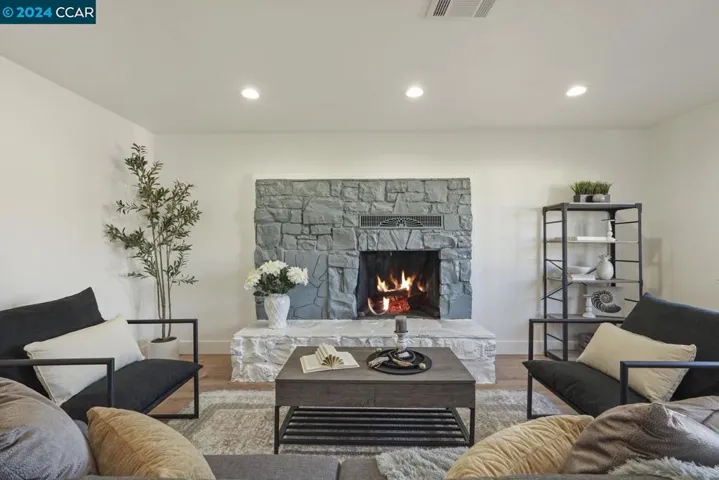 710 Hewett Street, Santa Rosa, California 95401