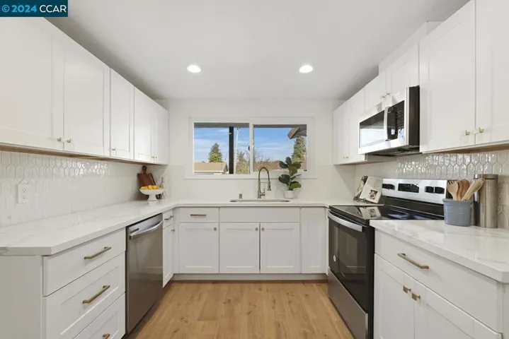 710 Hewett Street, Santa Rosa, California 95401