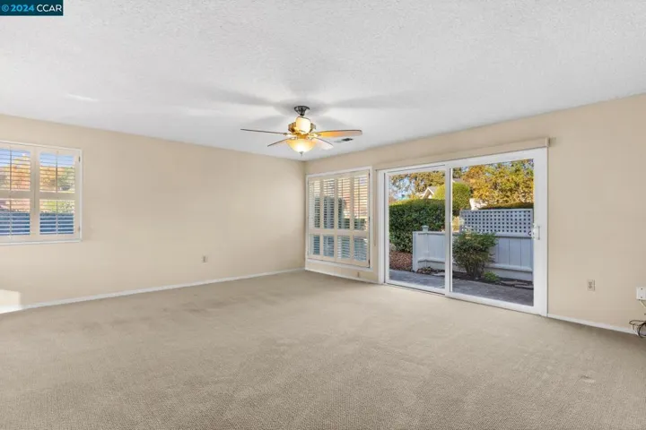 369 Twin Lakes Dr, Santa Rosa, California 95409-6444