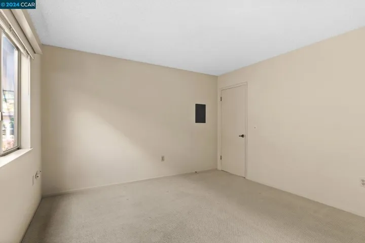 369 Twin Lakes Dr, Santa Rosa, California 95409-6444