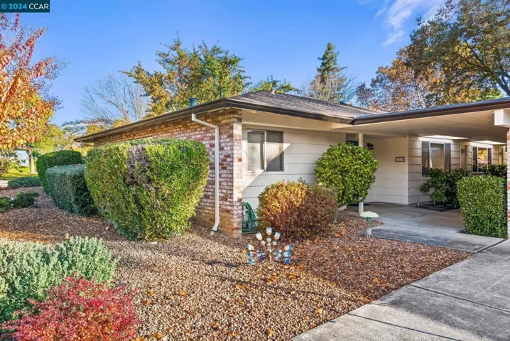 369 Twin Lakes Dr, Santa Rosa, California 95409-6444