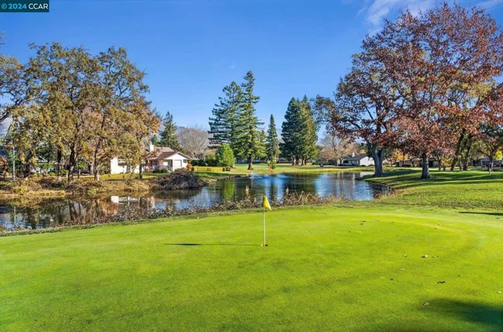 369 Twin Lakes Dr, Santa Rosa, California 95409-6444