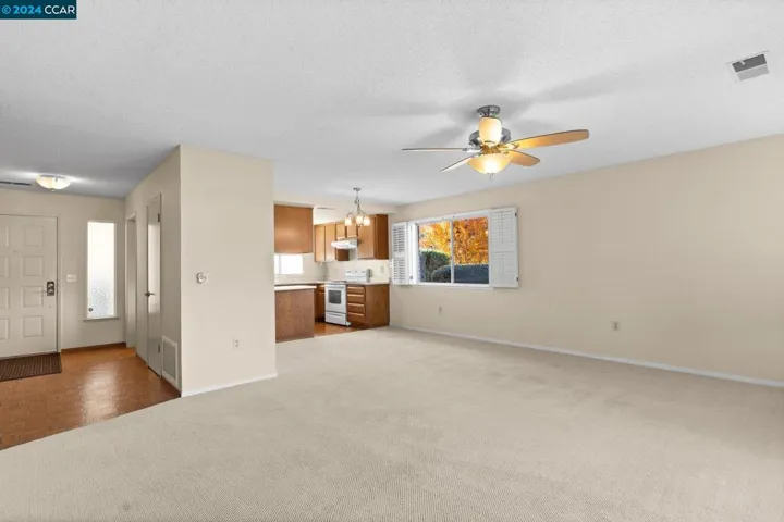 369 Twin Lakes Dr, Santa Rosa, California 95409-6444