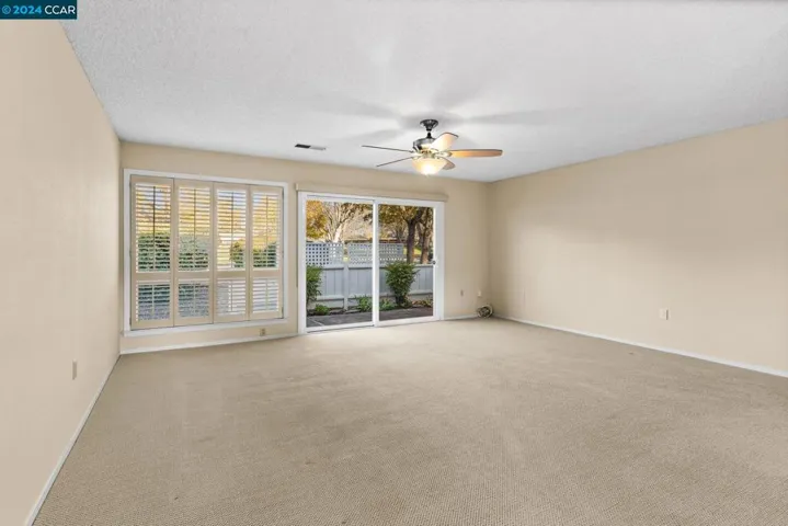369 Twin Lakes Dr, Santa Rosa, California 95409-6444