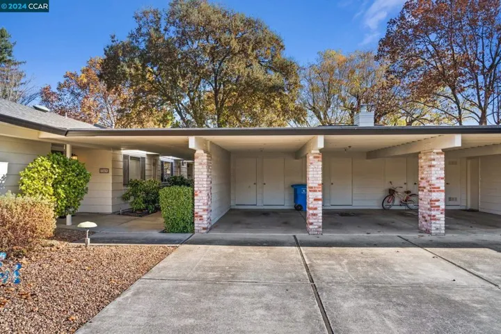 369 Twin Lakes Dr, Santa Rosa, California 95409-6444