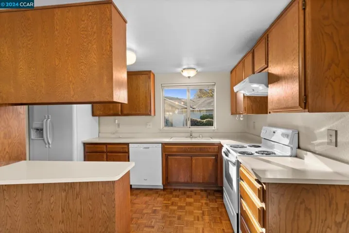 369 Twin Lakes Dr, Santa Rosa, California 95409-6444