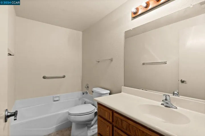 369 Twin Lakes Dr, Santa Rosa, California 95409-6444
