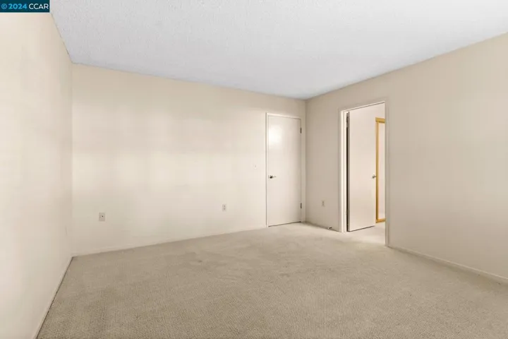 369 Twin Lakes Dr, Santa Rosa, California 95409-6444