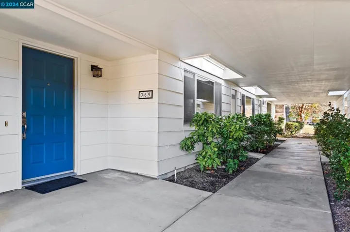 369 Twin Lakes Dr, Santa Rosa, California 95409-6444