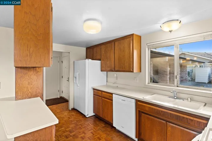 369 Twin Lakes Dr, Santa Rosa, California 95409-6444