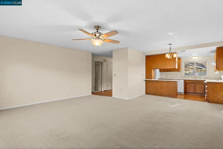 369 Twin Lakes Dr, Santa Rosa, California 95409-6444