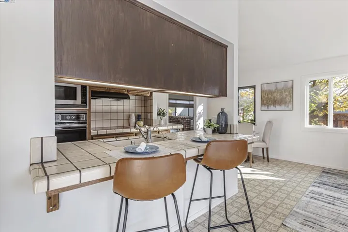 Breakfast Bar