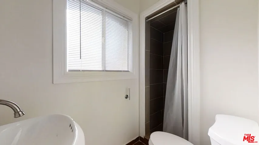 738 New Hampshire Avenue 104, Los Angeles, California 90005