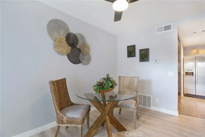 Separate dining area-easily can accommodate up to 6-8 people