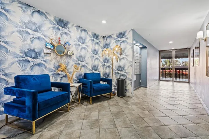 727 Sapphire Street 201, San Diego, California 92109