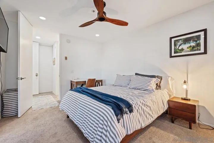 727 Sapphire Street 201, San Diego, California 92109