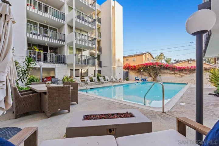 727 Sapphire Street 201, San Diego, California 92109