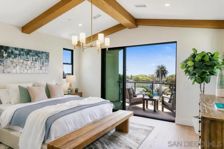 2924 Highland Dr., Carlsbad, California 92008
