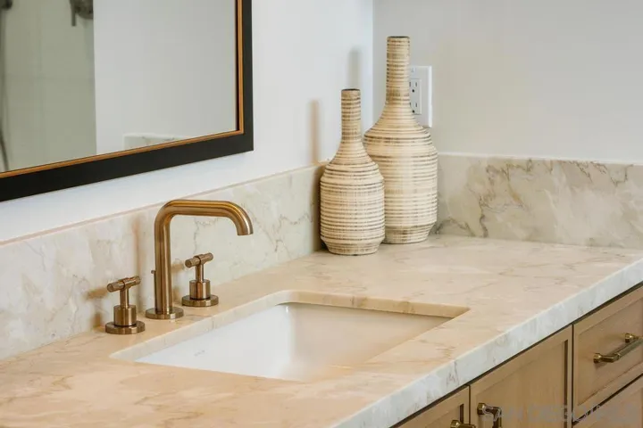 2924 Highland Dr., Carlsbad, California 92008