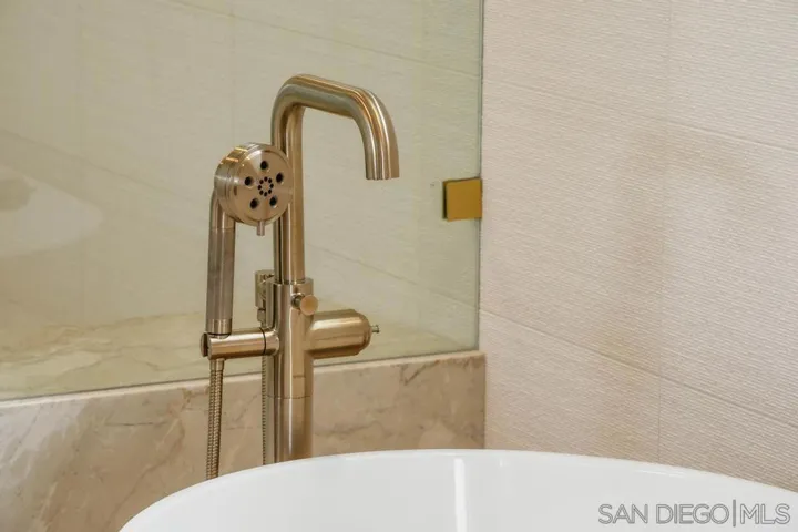 2924 Highland Dr., Carlsbad, California 92008