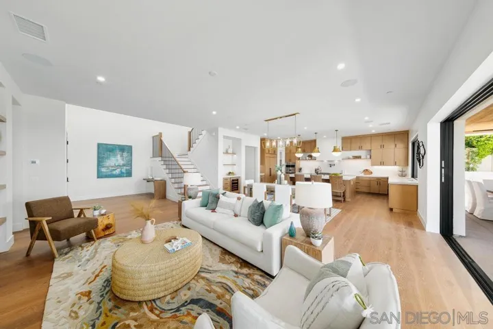2924 Highland Dr., Carlsbad, California 92008