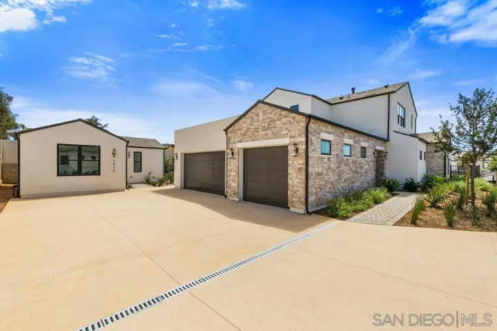 2924 Highland Dr., Carlsbad, California 92008