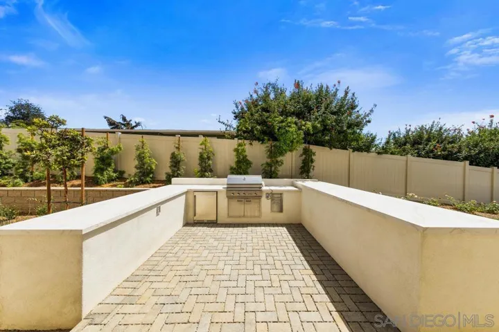 2924 Highland Dr., Carlsbad, California 92008