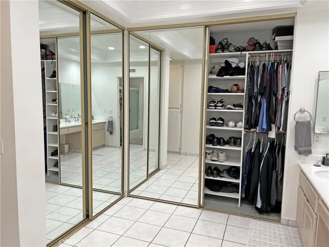 945 S Ridgecrest Cir, Anaheim Hills, California 92807