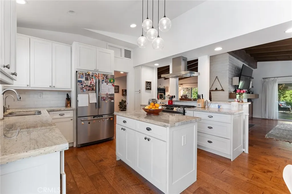 4835 Almidor Avenue, Woodland Hills, California 91364 home-pic-21