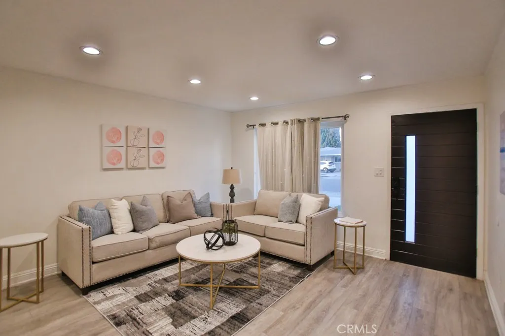 9422 Krepp Drive, Huntington Beach, California 92646 home-pic-2