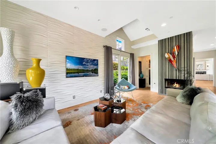 803 Gainsborough Drive, Laguna Beach, California 92651