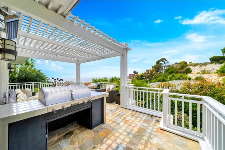 803 Gainsborough Drive, Laguna Beach, California 92651