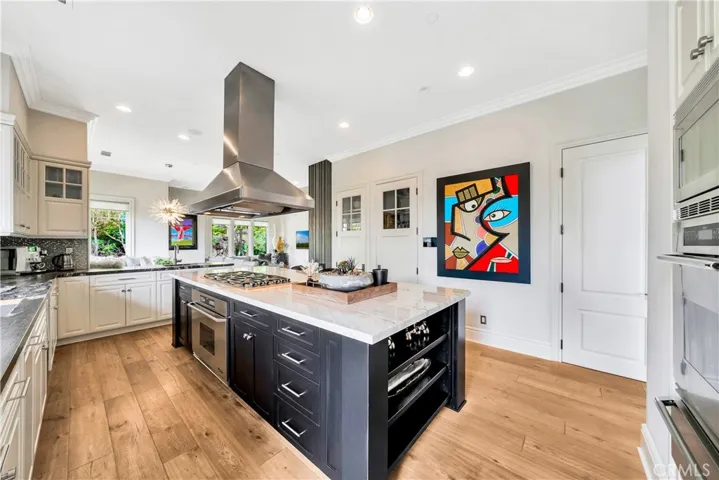 803 Gainsborough Drive, Laguna Beach, California 92651
