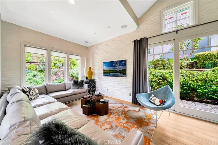 803 Gainsborough Drive, Laguna Beach, California 92651