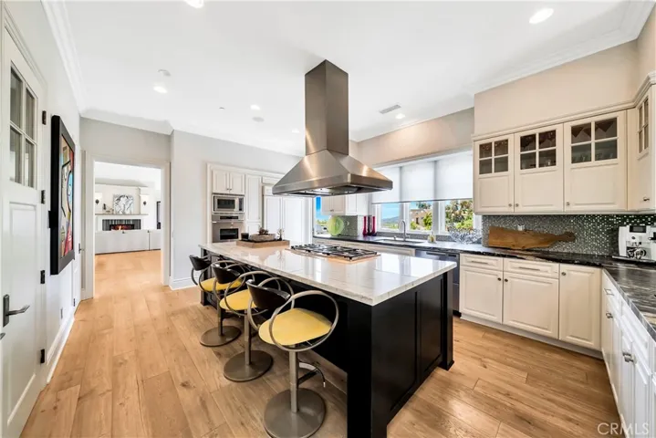 803 Gainsborough Drive, Laguna Beach, California 92651