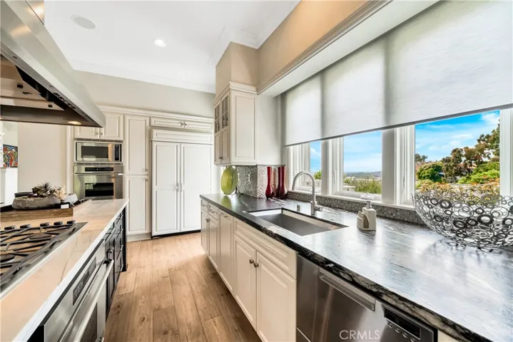 803 Gainsborough Drive, Laguna Beach, California 92651