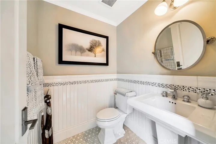 803 Gainsborough Drive, Laguna Beach, California 92651