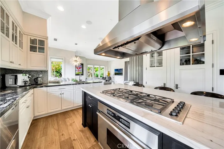 803 Gainsborough Drive, Laguna Beach, California 92651