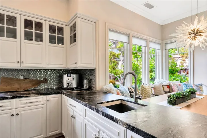 803 Gainsborough Drive, Laguna Beach, California 92651