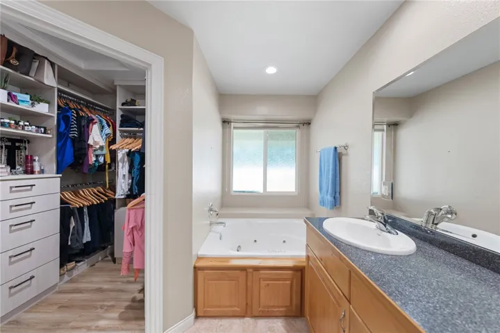 13952 Oakwood Glen Place, Valley Center, California 92082