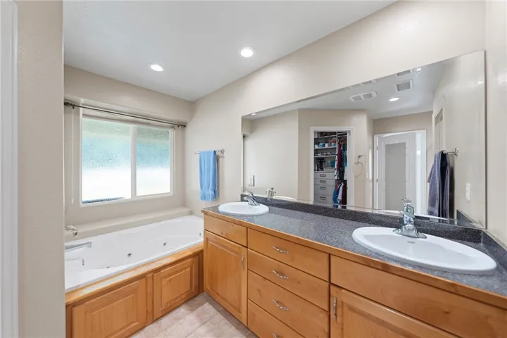 13952 Oakwood Glen Place, Valley Center, California 92082