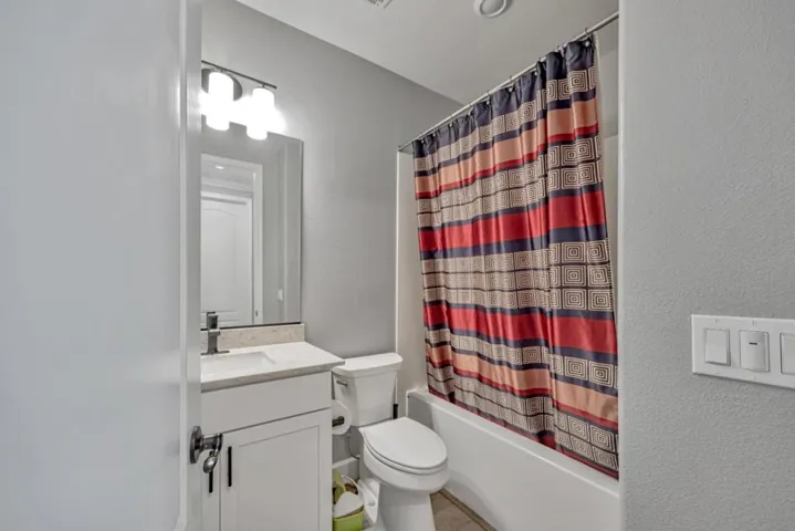 5706 Knight Road, Rohnert Park, California 94928