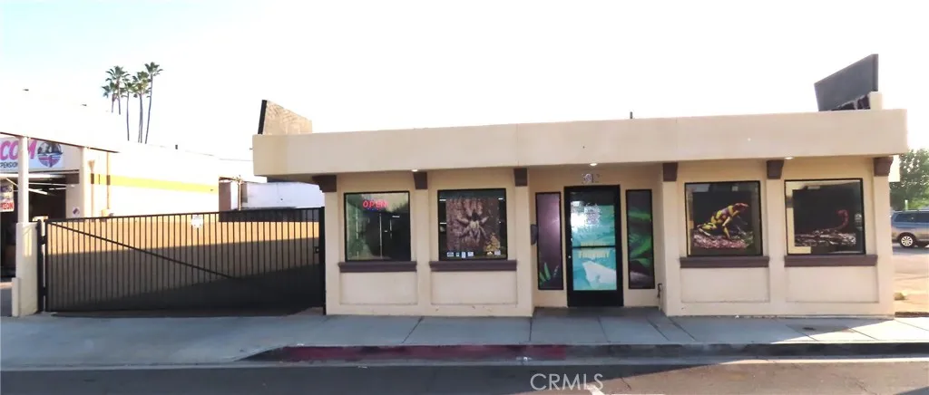 3912 Merrill Avenue, Riverside, California 92506