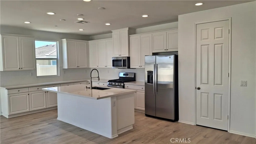 376 Berrybush Street, Hemet, California 92543 home-pic-1