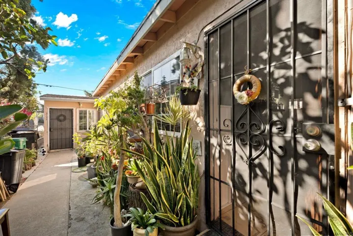 2173 77 Harrison Avenue, San Diego, California 92113