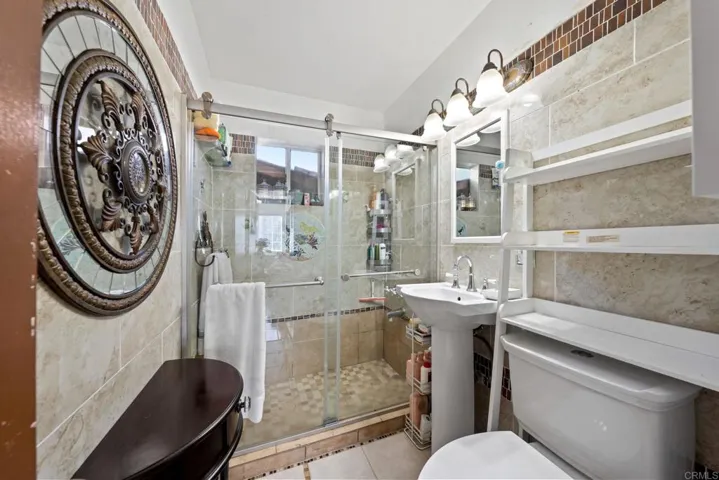 2173 77 Harrison Avenue, San Diego, California 92113