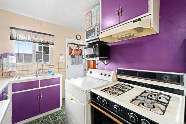 2173 77 Harrison Avenue, San Diego, California 92113