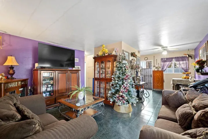 2173 77 Harrison Avenue, San Diego, California 92113