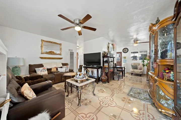 2173 77 Harrison Avenue, San Diego, California 92113