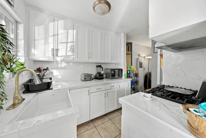 2173 77 Harrison Avenue, San Diego, California 92113